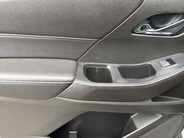 Used 2022 Chevrolet Traverse LT w/ LPO, Floor Liner Package image 33