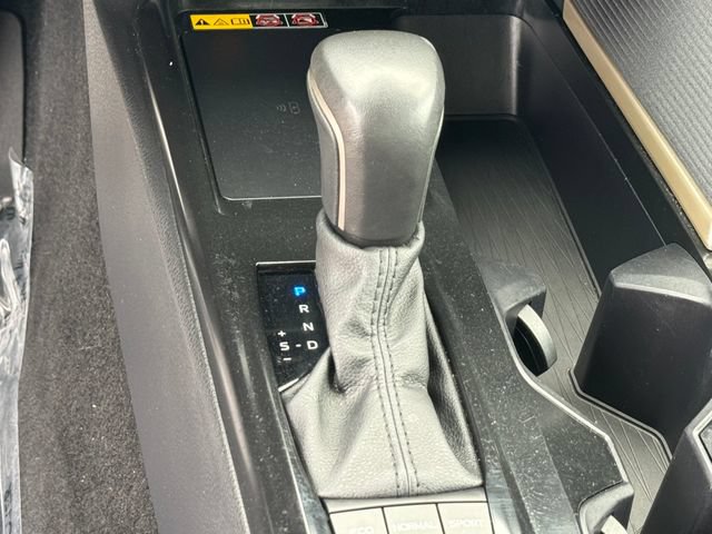 Used 2025 Toyota Camry SE FWD image 20