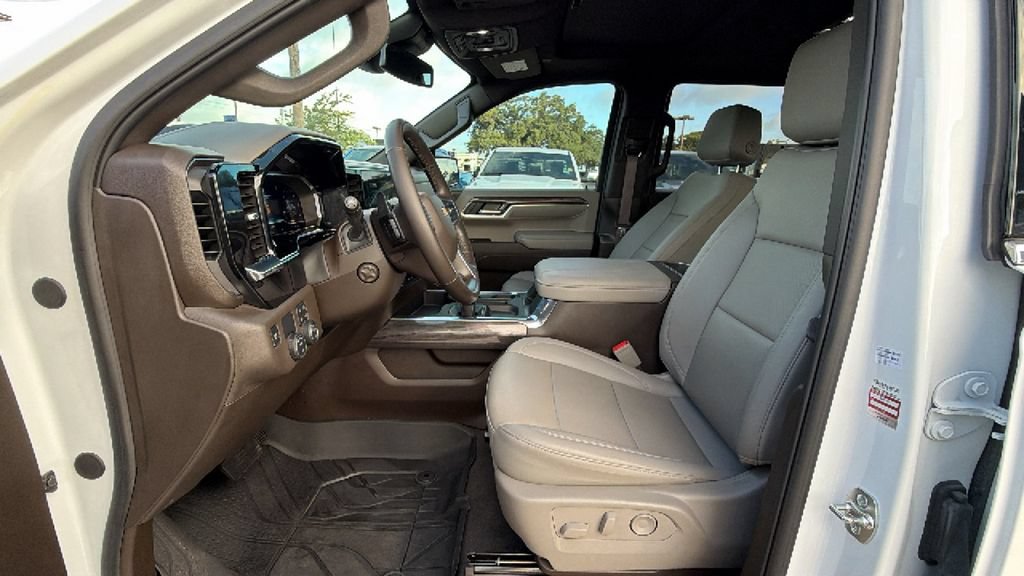 Used 2025 Chevrolet Silverado 1500 LTZ w/ LTZ Premium Package RWD image 13