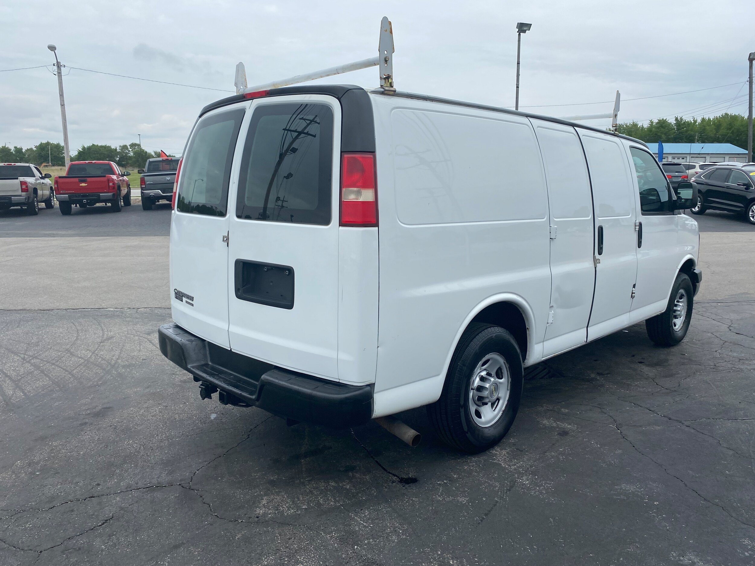 Used 2013 Chevrolet Express 2500 RWD image 5