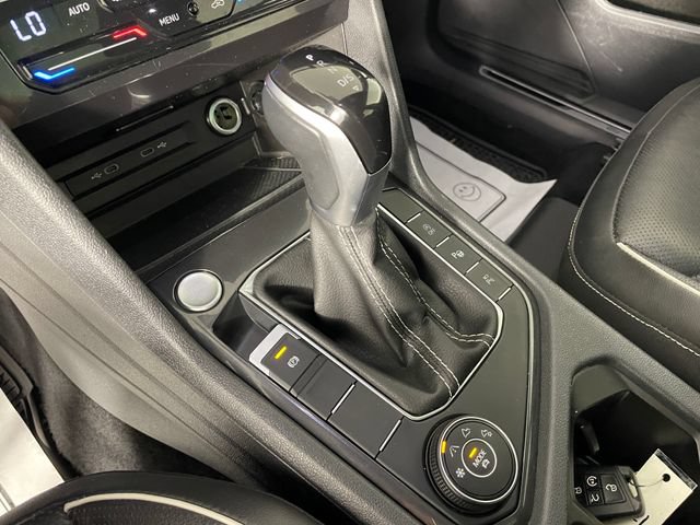 Used 2024 Volkswagen Tiguan SEL R-Line AWD/4WD image 9