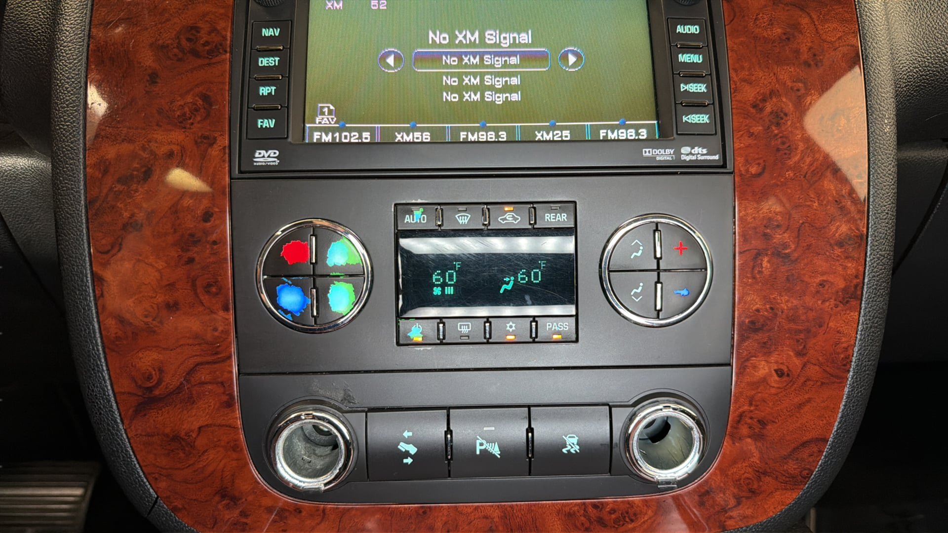 Used 2010 Chevrolet Tahoe LTZ AWD/4WD image 27