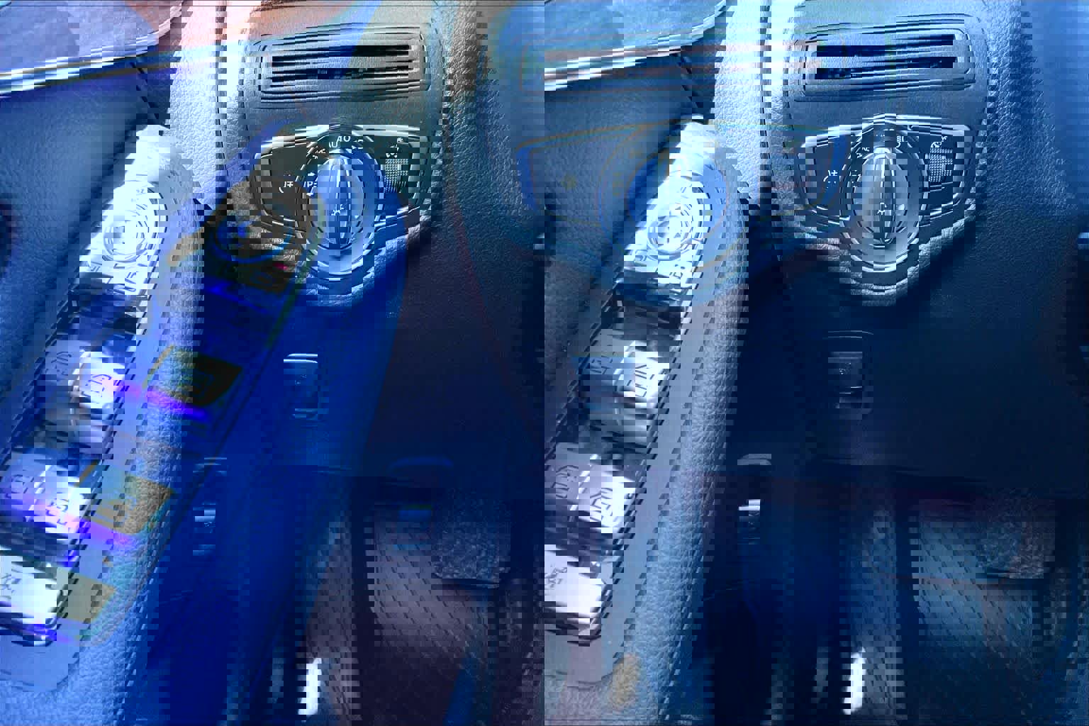 Used 2020 Mercedes-Benz GLC 300 image 31