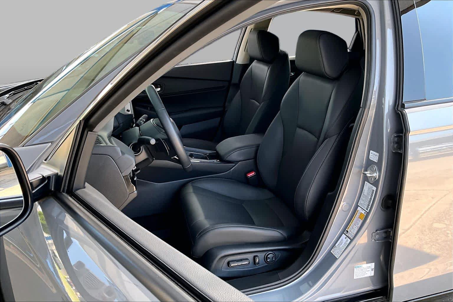 Used 2025 Honda Accord EX-L image 8