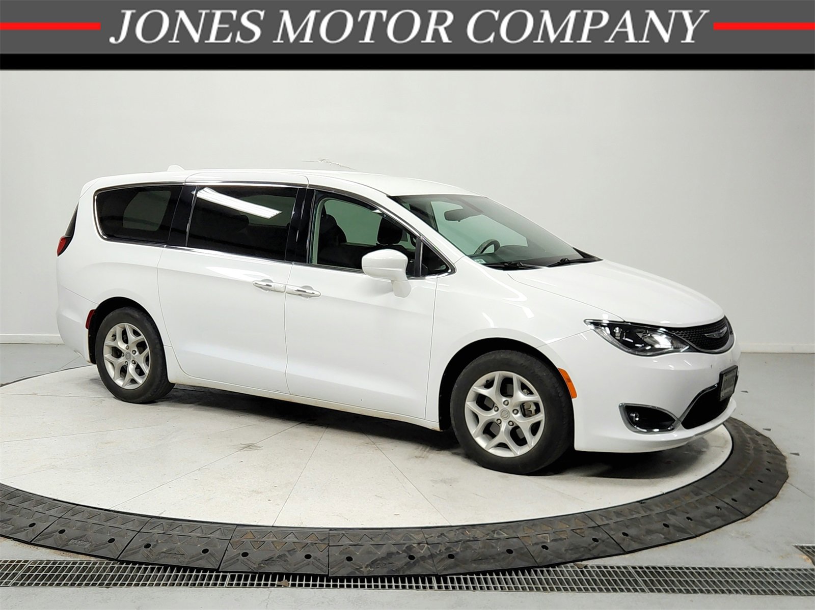 Used 2018 Chrysler Pacifica Touring Plus w/ Tire & Wheel Group