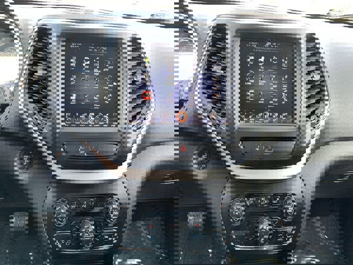 Used 2017 Jeep Cherokee Trailhawk w/ Comfort/Convenience Group image 22