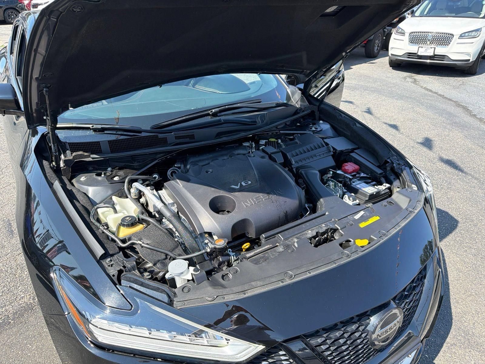 Used 2021 Nissan Maxima SR w/ Sport Mat Group FWD image 13