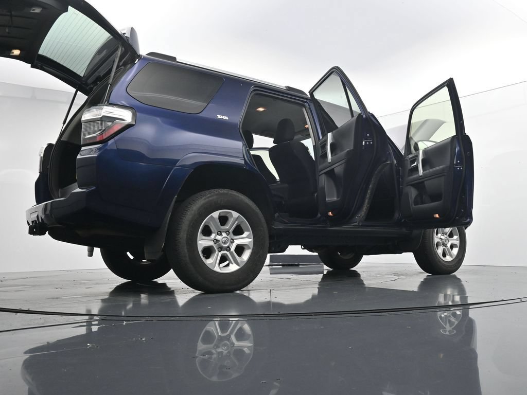 Used 2024 Toyota 4Runner SR5 AWD/4WD image 29