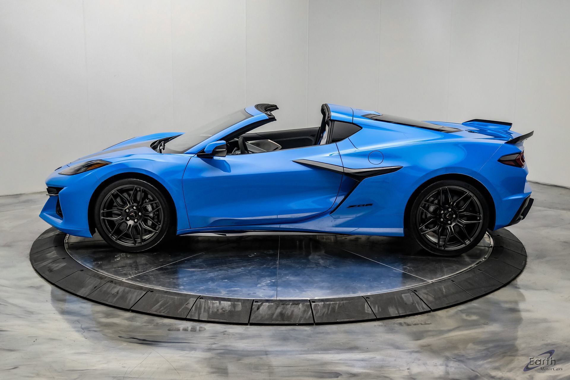 Used 2024 Chevrolet Corvette Z06 w/ Battery Protection Package RWD image 9