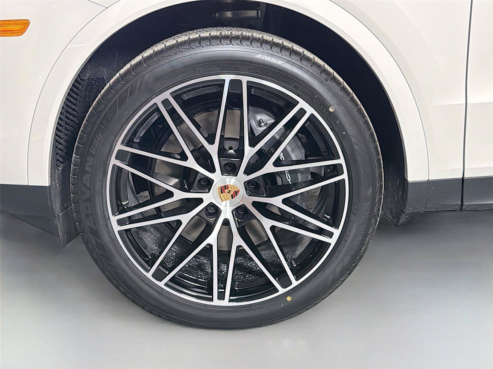 Certified 2026 Porsche Cayenne Coupe AWD/4WD image 11