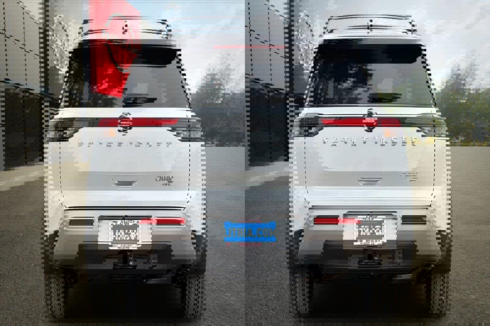 New 2025 Nissan Pathfinder Platinum image 7