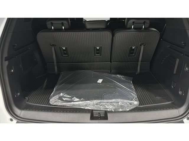 New 2027 Chevrolet Traverse LT w/ Midnight/Sport Edition FWD image 31
