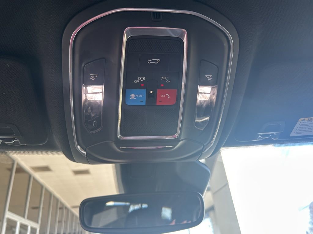 Used 2021 Jeep Grand Cherokee L Laredo image 14