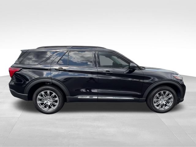 Used 2025 Ford Explorer Active w/ Active Comfort Package AWD/4WD image 7