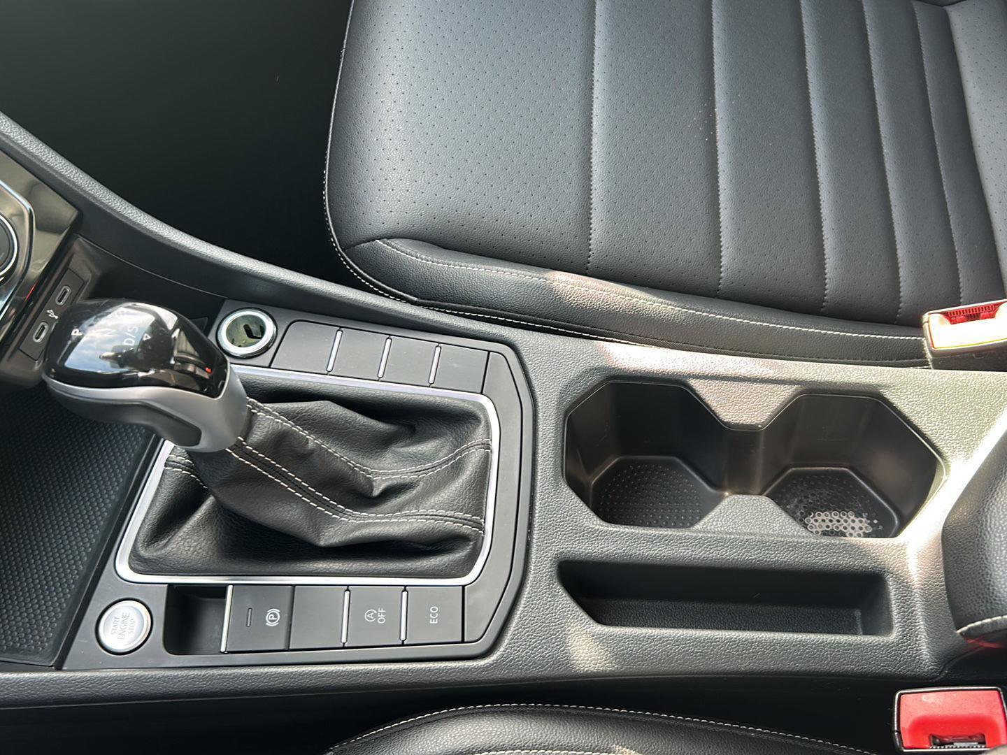 Used 2024 Volkswagen Jetta SE image 17