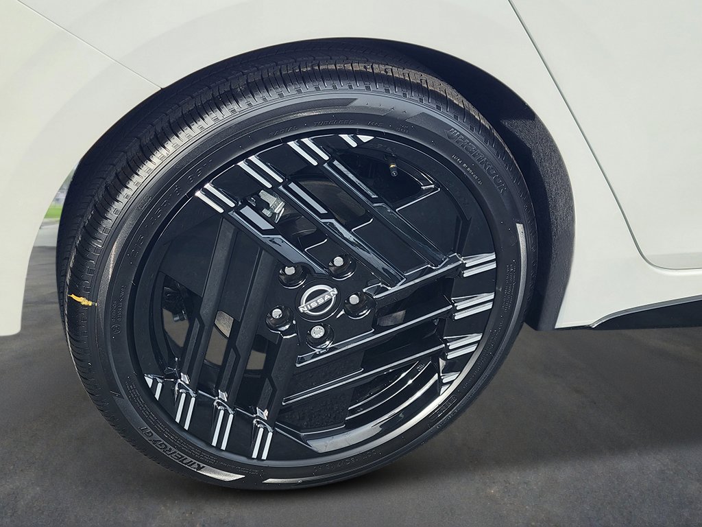 New 2027 Nissan Sentra SR w/ Floor Mat Package FWD image 10