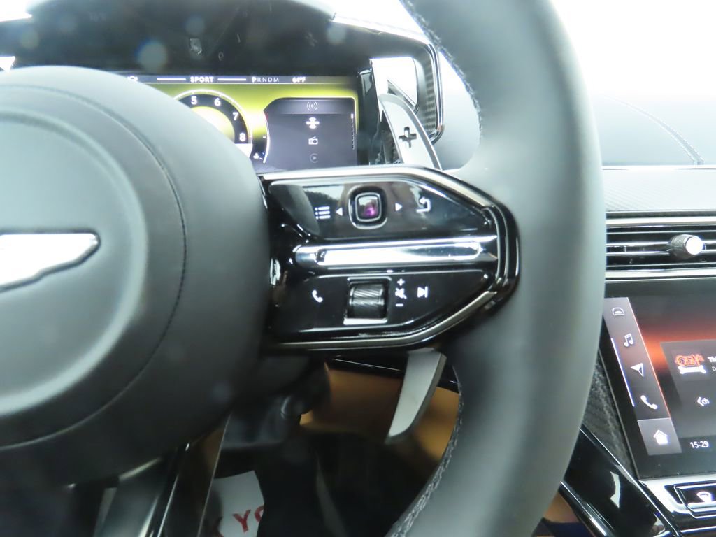 Used 2025 Aston Martin V8 Vantage Coupe image 13