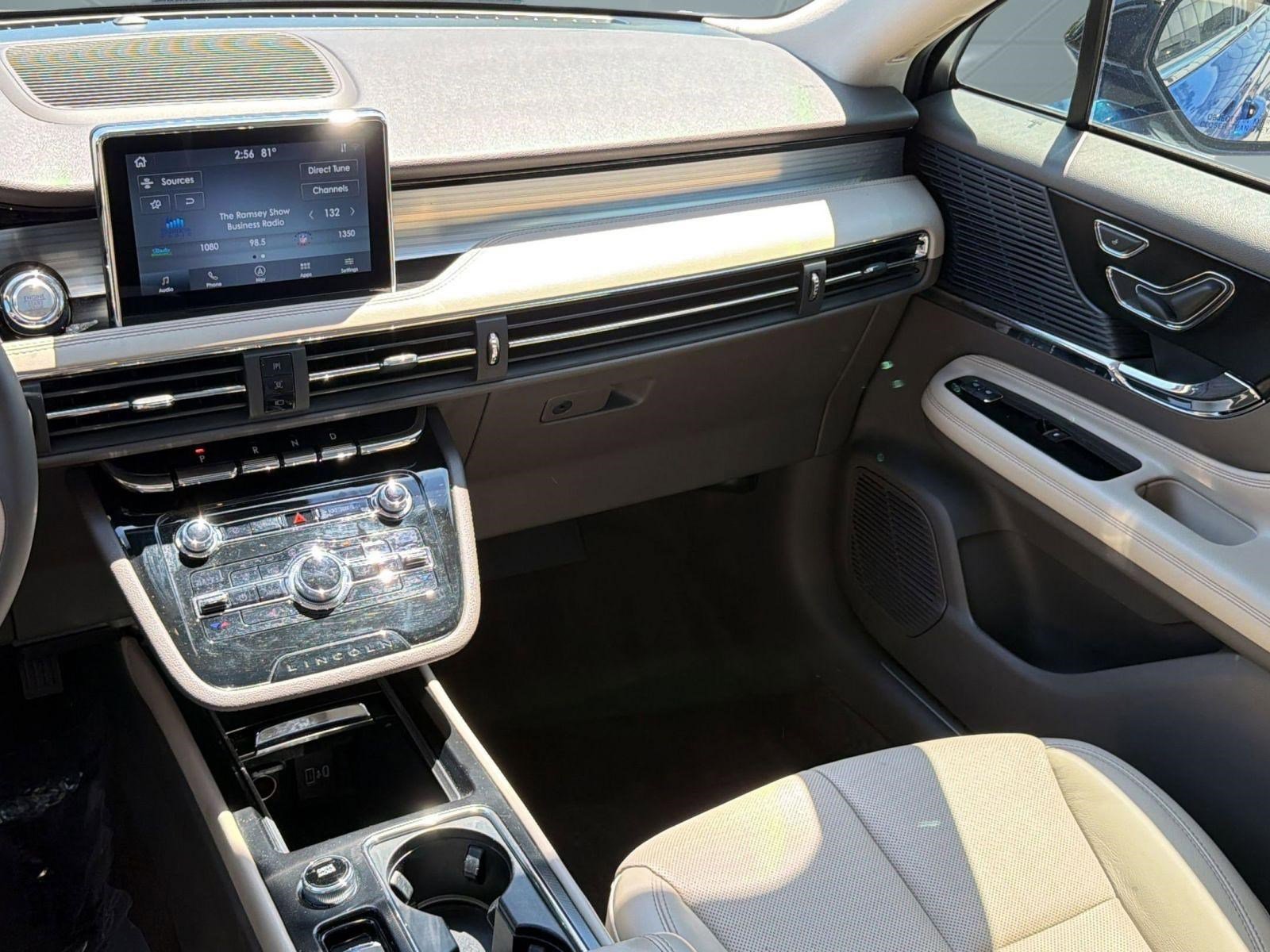 Used 2020 Lincoln Corsair FWD w/ Premium Package image 27