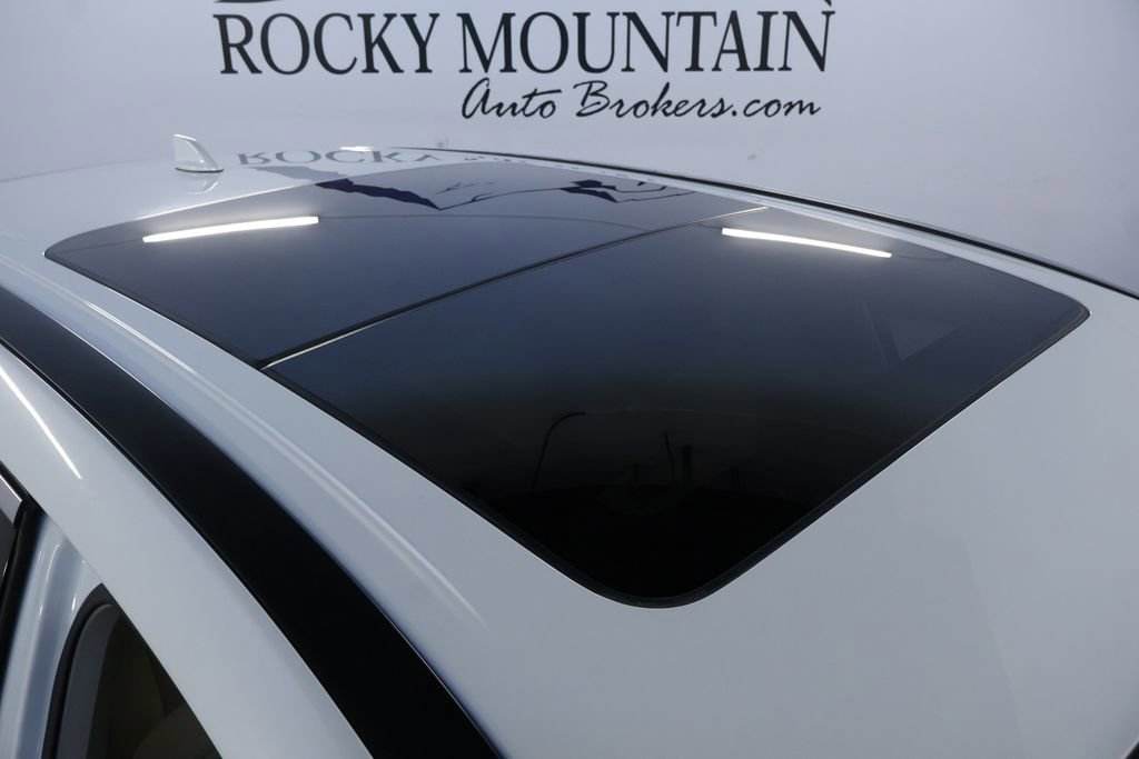 Used 2023 Nissan Murano SL w/ SL Moonroof Package image 12