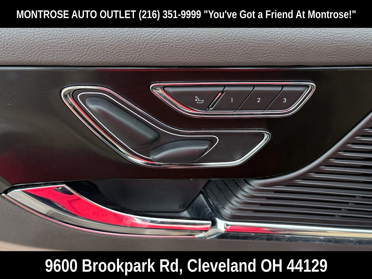 Used 2022 Lincoln Corsair AWD w/ Premium Package image 18