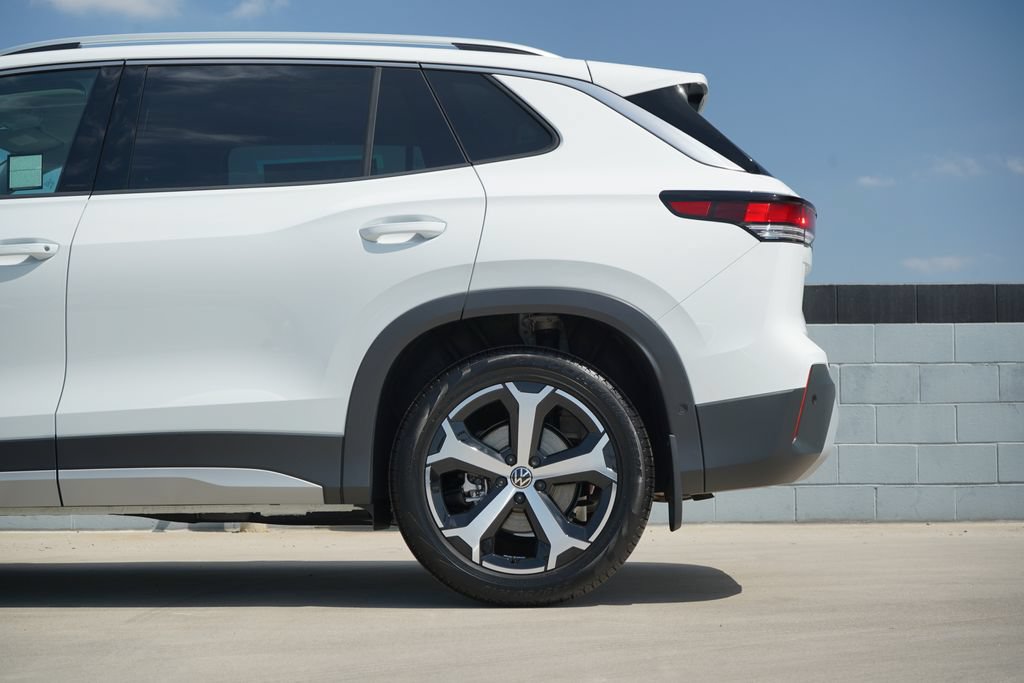 New 2026 Volkswagen Tiguan SE FWD image 4