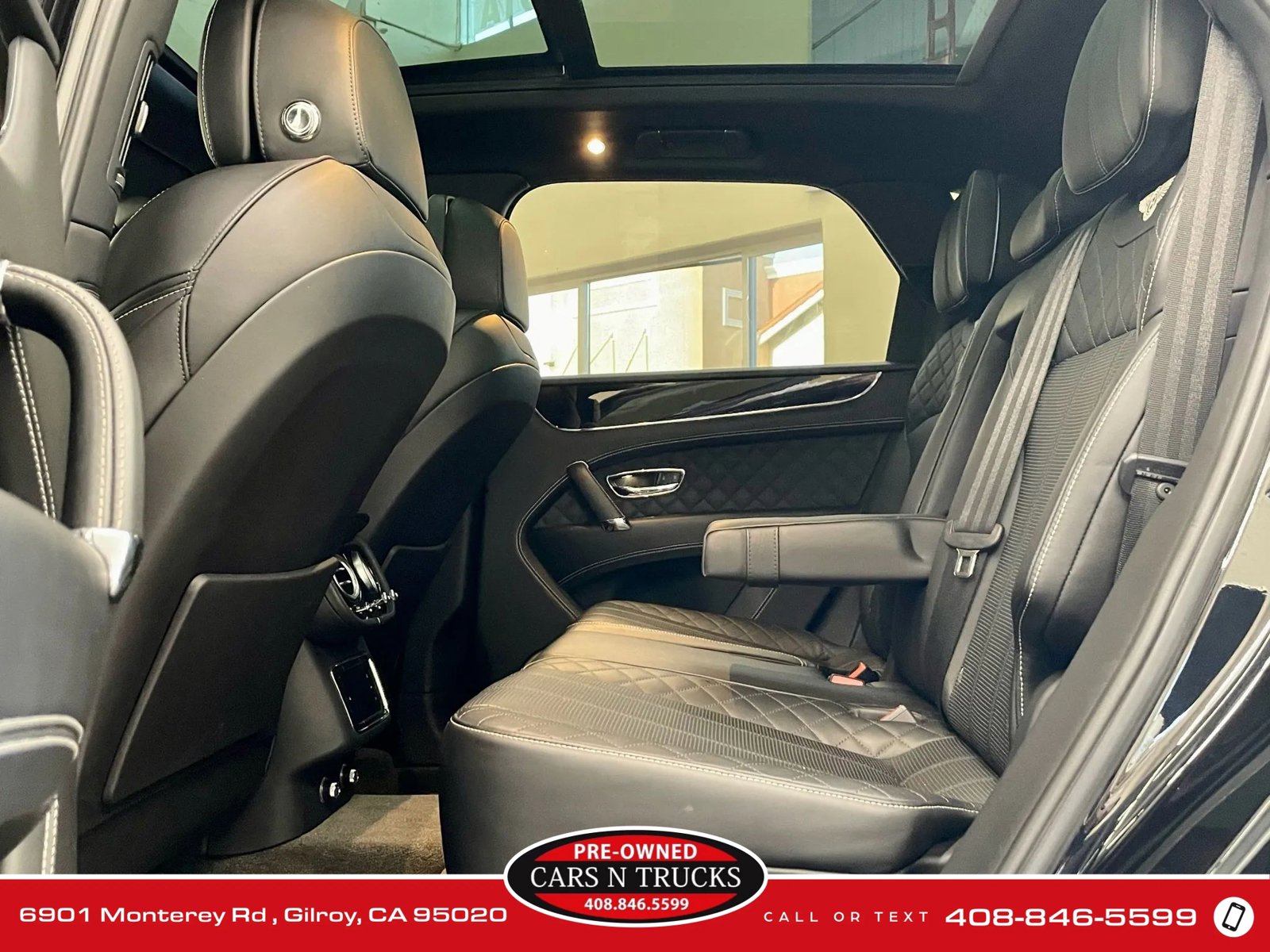 Used 2017 Bentley Bentayga AWD/4WD image 14