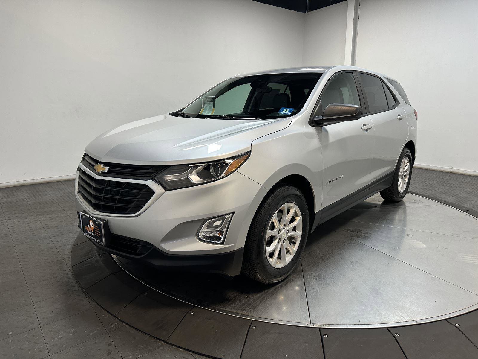Used 2020 Chevrolet Equinox LS w/ LS Convenience Package image 1