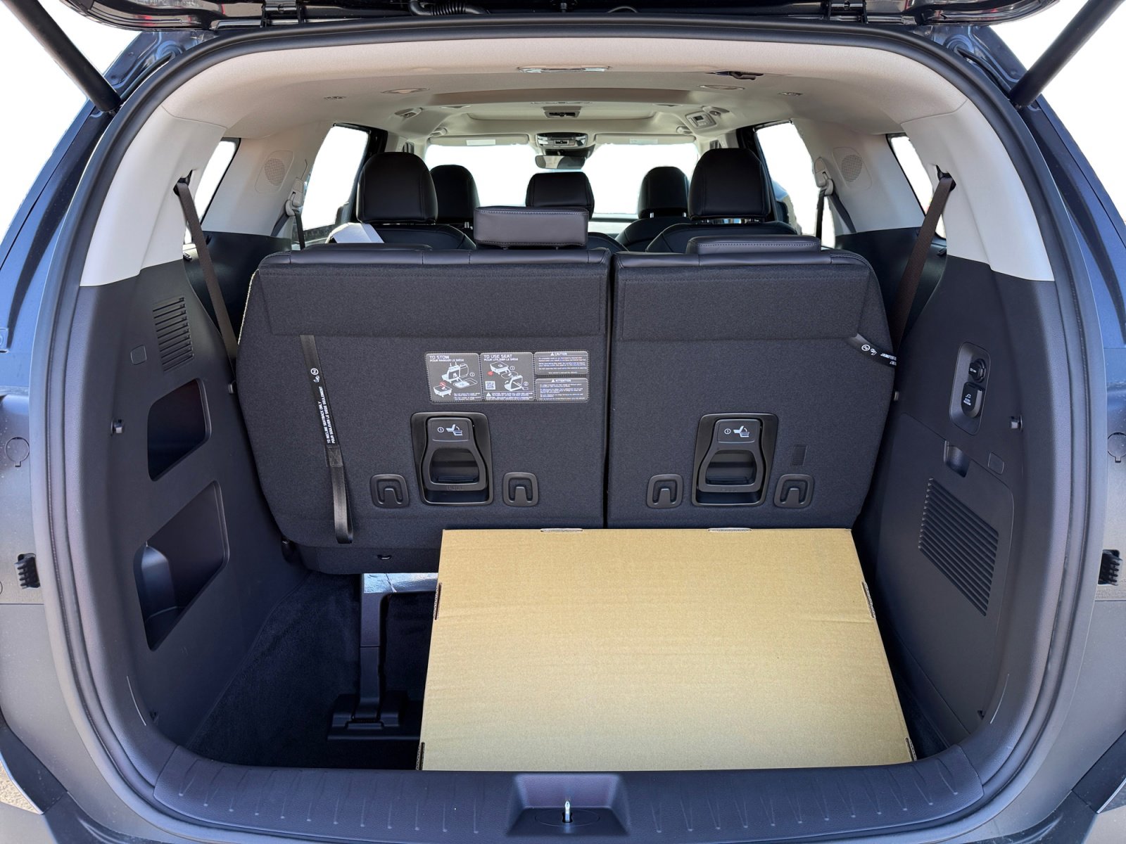 New 2026 Kia Carnival SX image 17