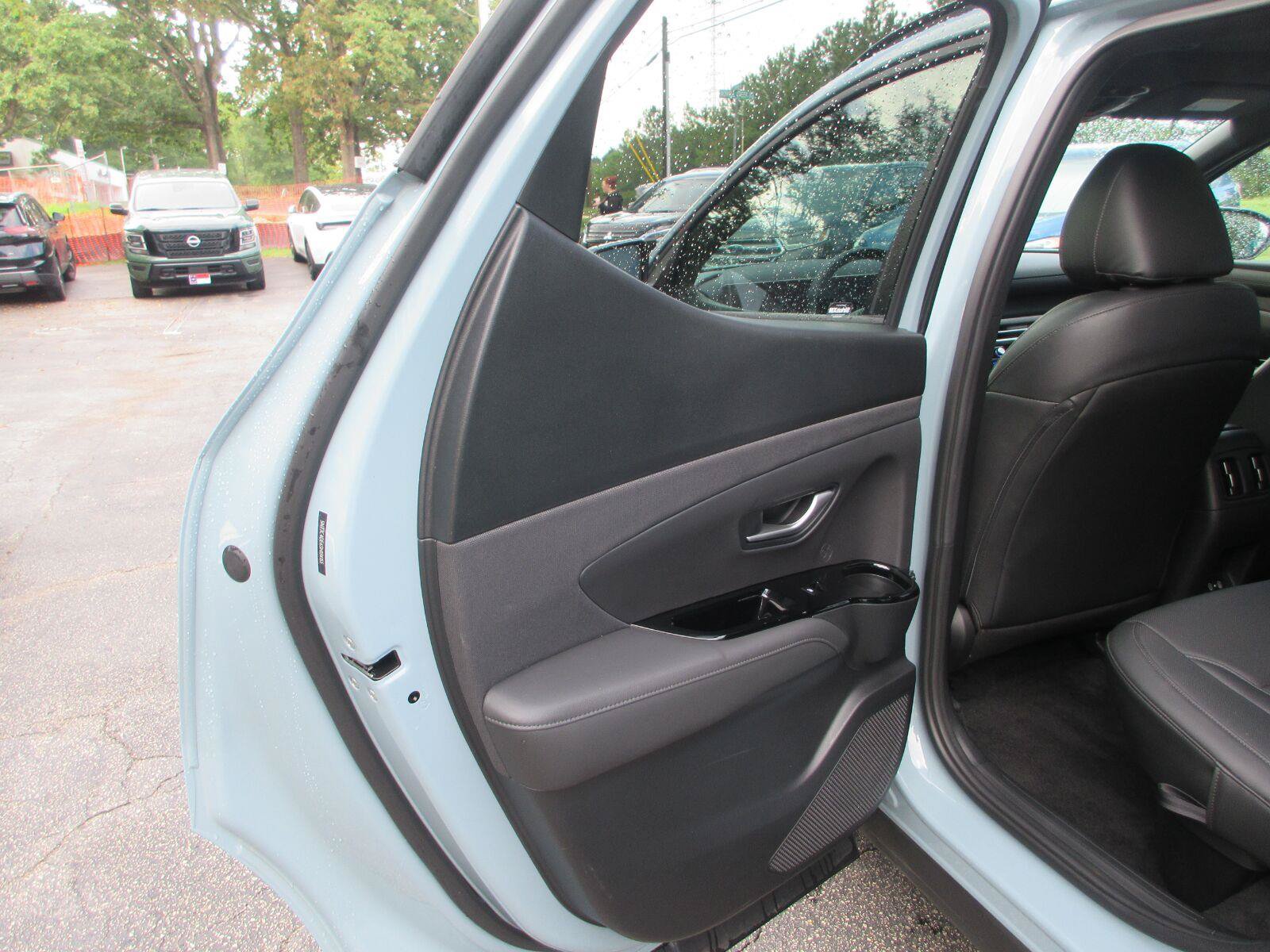 Used 2025 Hyundai Santa Cruz SEL FWD image 16