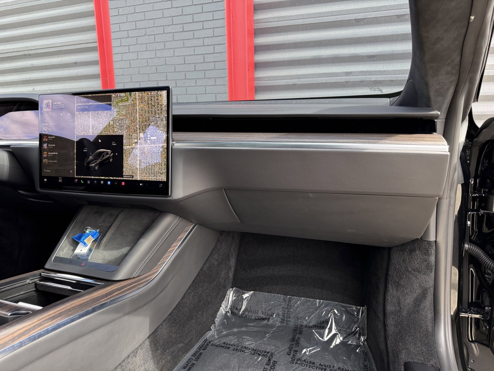 Used 2023 Tesla Model S Standard Range image 17