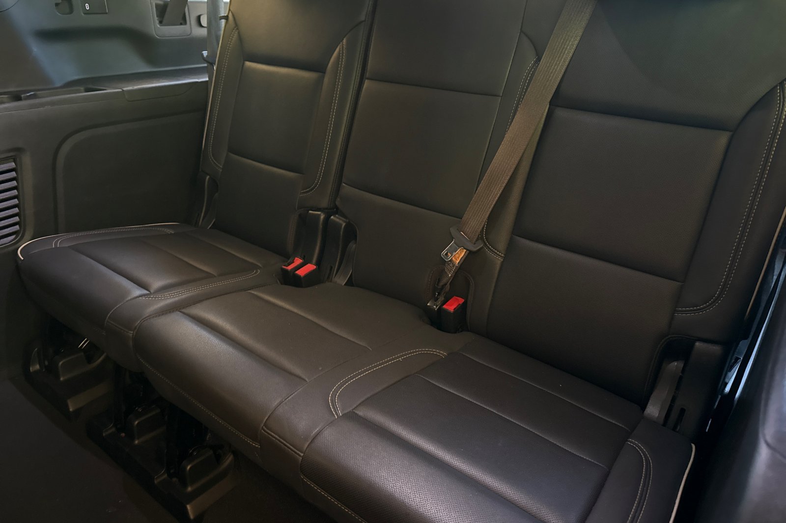 Used 2023 GMC Yukon XL SLT AWD/4WD image 19