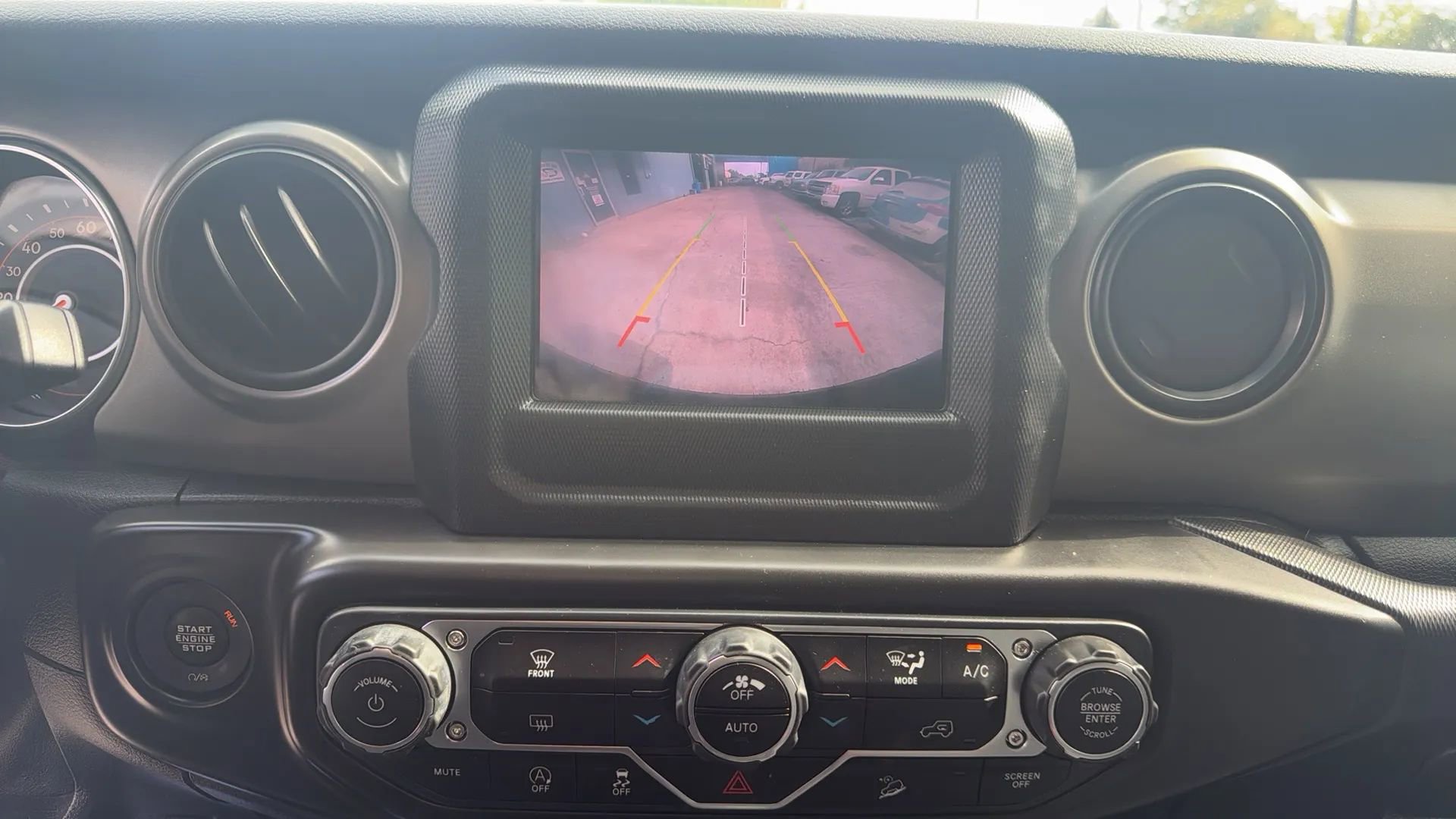 Used 2018 Jeep Wrangler Unlimited Sport S AWD/4WD image 13