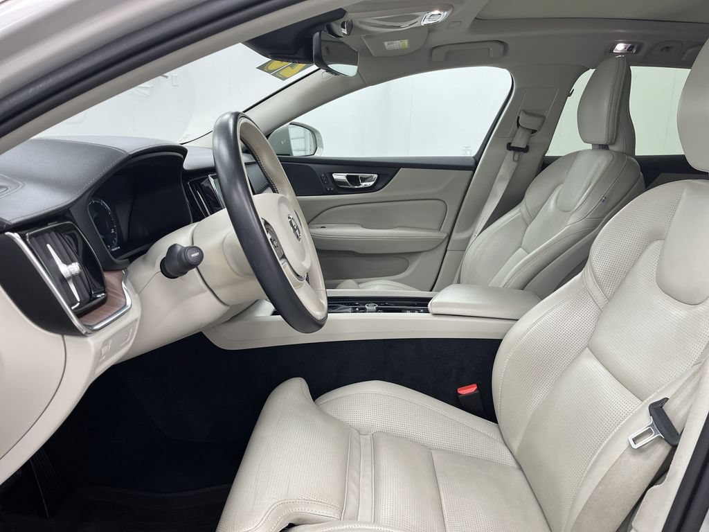 Used 2020 Volvo V60 T5 Cross Country AWD/4WD image 9