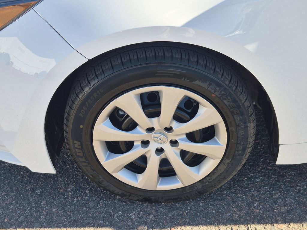 Used 2024 Toyota Corolla LE image 18