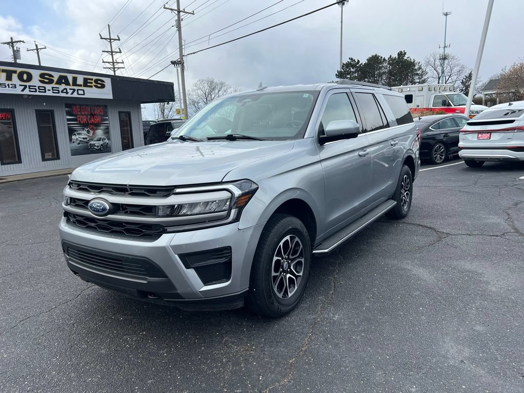 Used 2023 Ford Expedition Max XLT AWD/4WD image 2