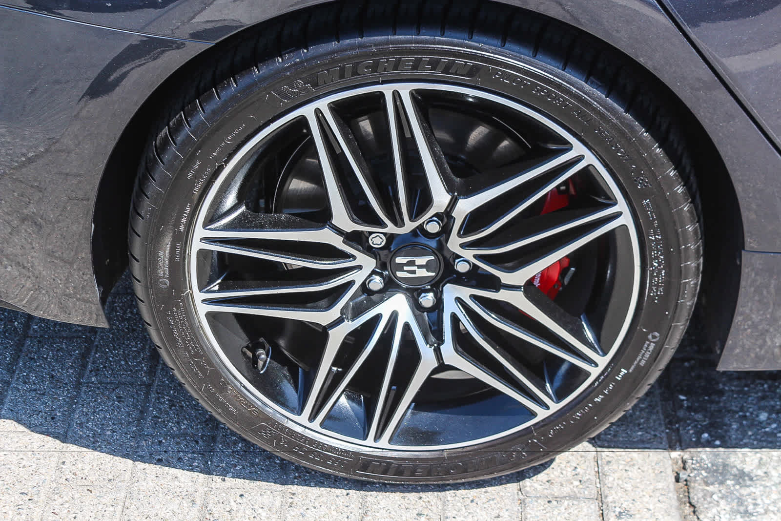 Used 2023 Kia Stinger GT2 w/ Red Interior Color Package RWD image 8