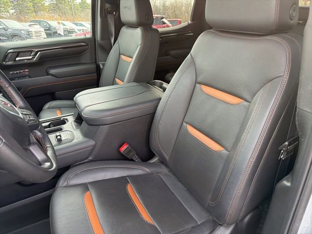 Used 2024 GMC Sierra 1500 AT4 w/ Technology Package AWD/4WD image 18