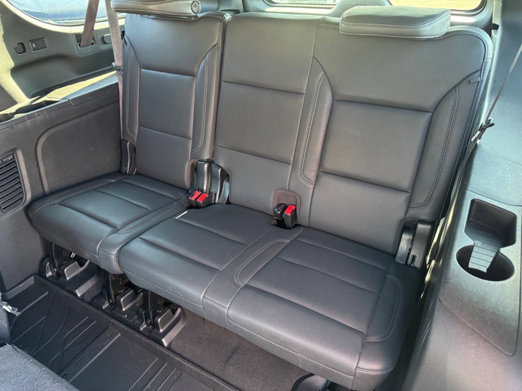 Used 2023 Chevrolet Suburban LT image 12