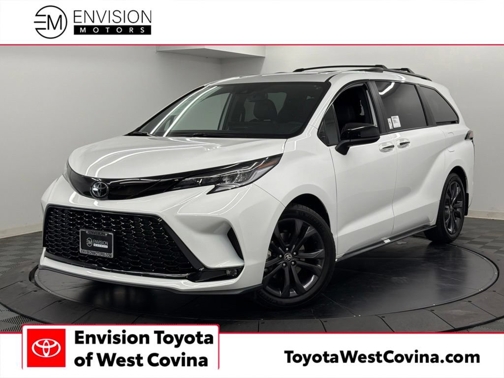 Certified 2026 Toyota Sienna XSE FWD image 1