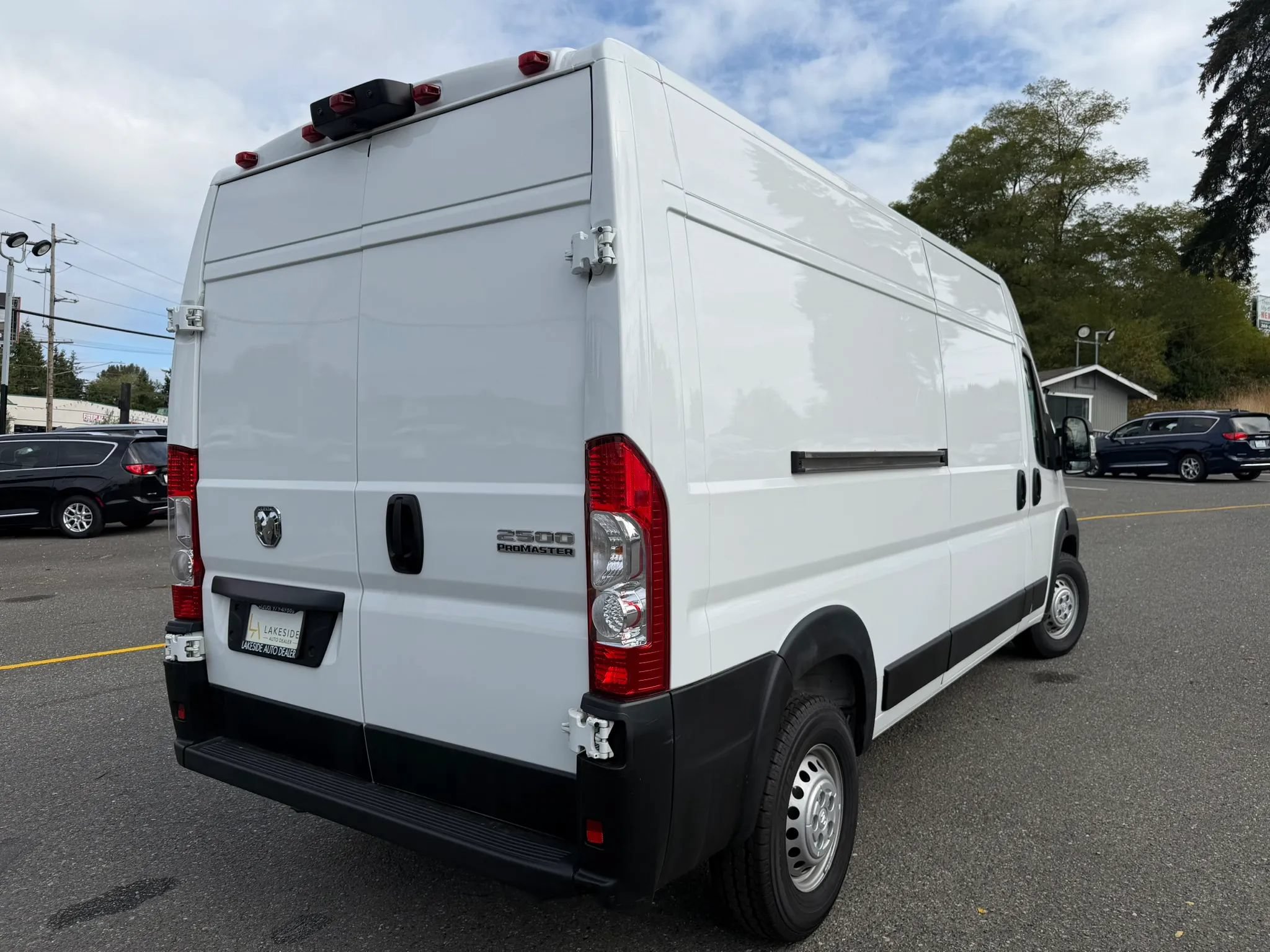 Used 2025 RAM ProMaster 2500 w/ Convenience Group FWD image 6
