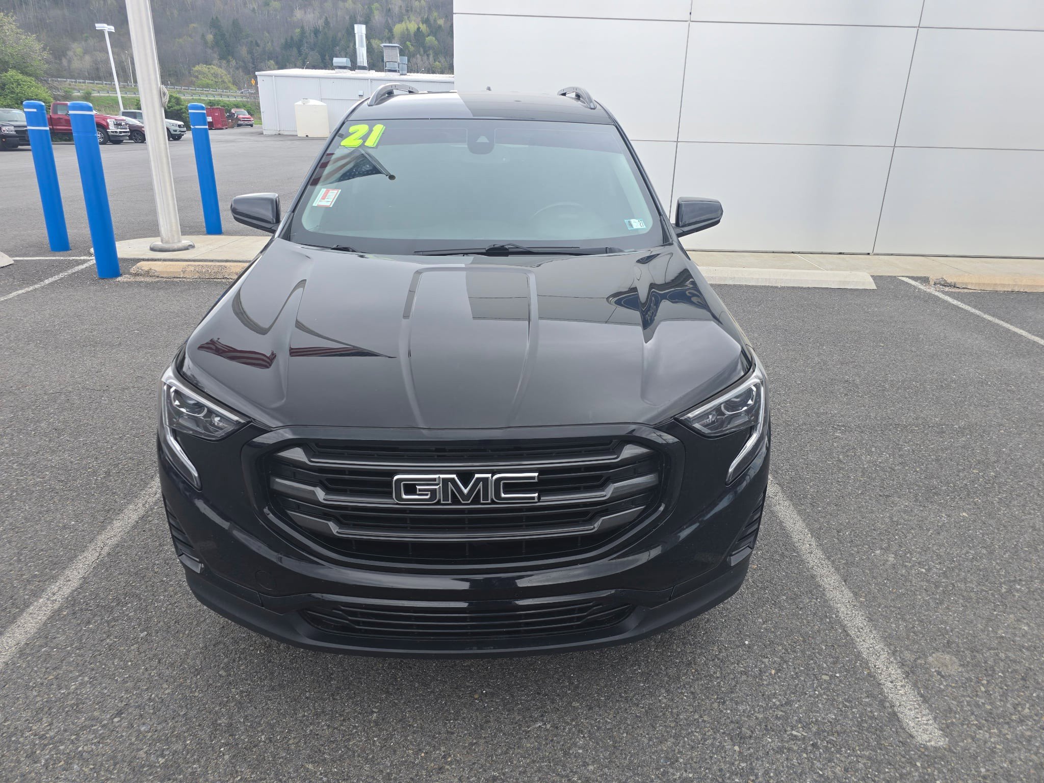 Used 2021 GMC Terrain SLE w/ Driver Convenience Package AWD/4WD image 8
