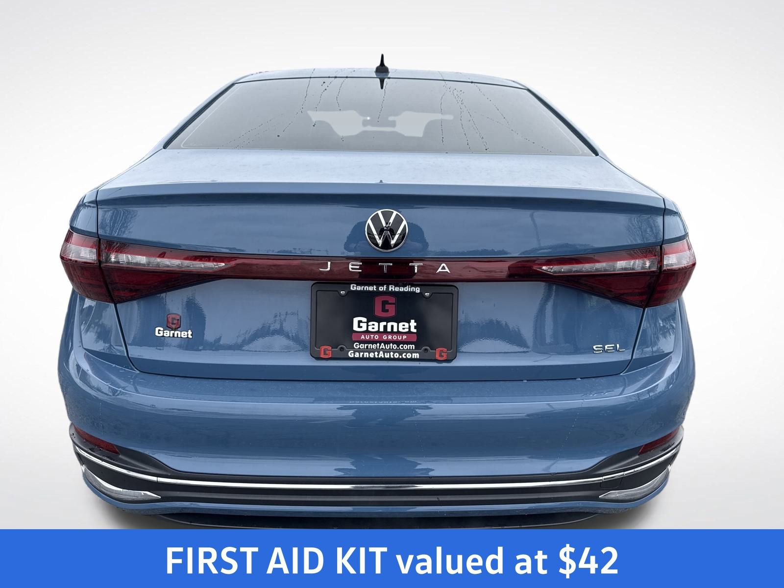 Certified 2025 Volkswagen Jetta SEL image 4