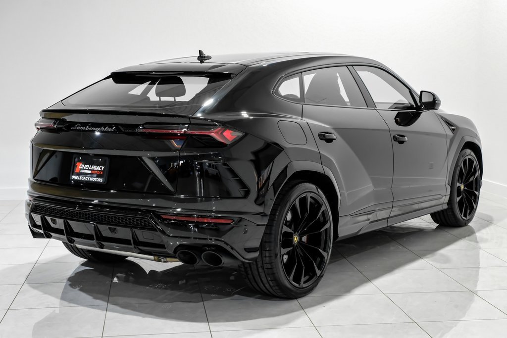 Used 2022 Lamborghini Urus image 4