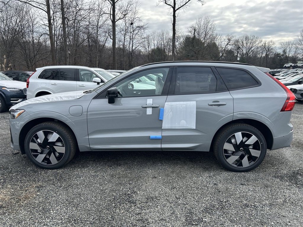 New 2025 Volvo XC60 T8 Plus w/ Protection Package Premier image 5