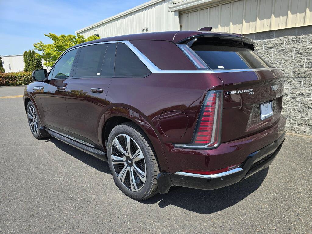 New 2025 Cadillac Escalade IQ Luxury 2 AWD/4WD image 4