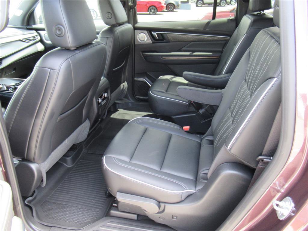 Used 2025 Buick Enclave Avenir w/ Super Cruise Package AWD/4WD image 36