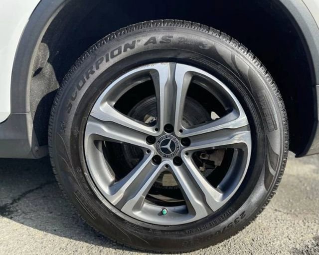 Used 2019 Mercedes-Benz GLC 300 GLC 300 w/ Premium Package image 40