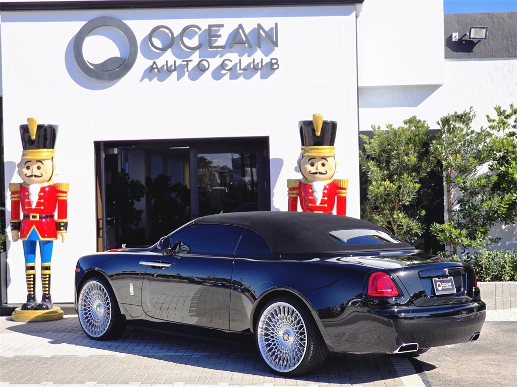 Used 2020 Rolls-Royce Dawn image 3