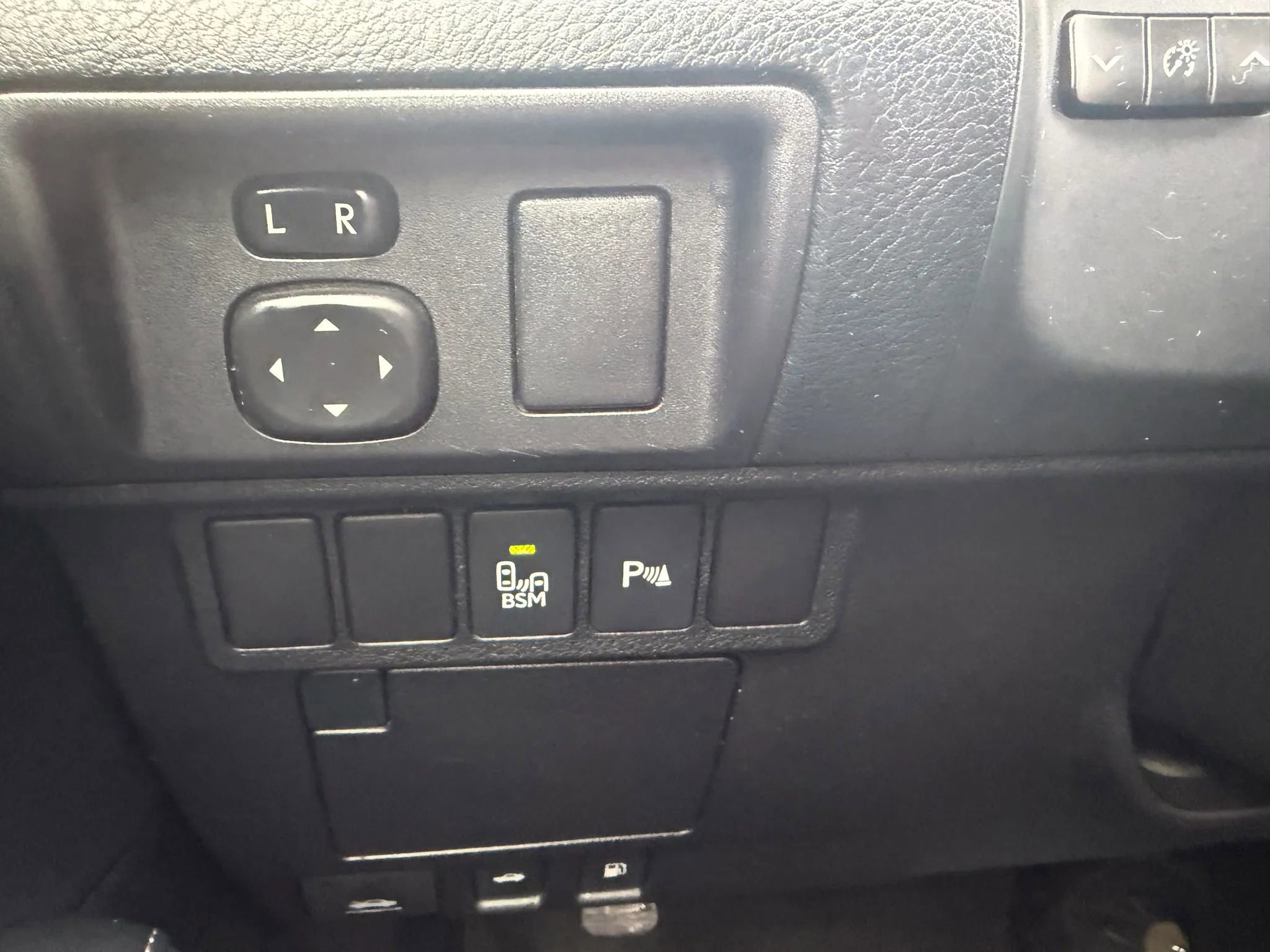 Used 2013 Lexus ES 350 w/ Luxury Pkg image 24