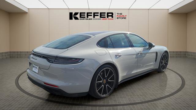 Used 2022 Porsche Panamera 4 Platinum Edition image 3